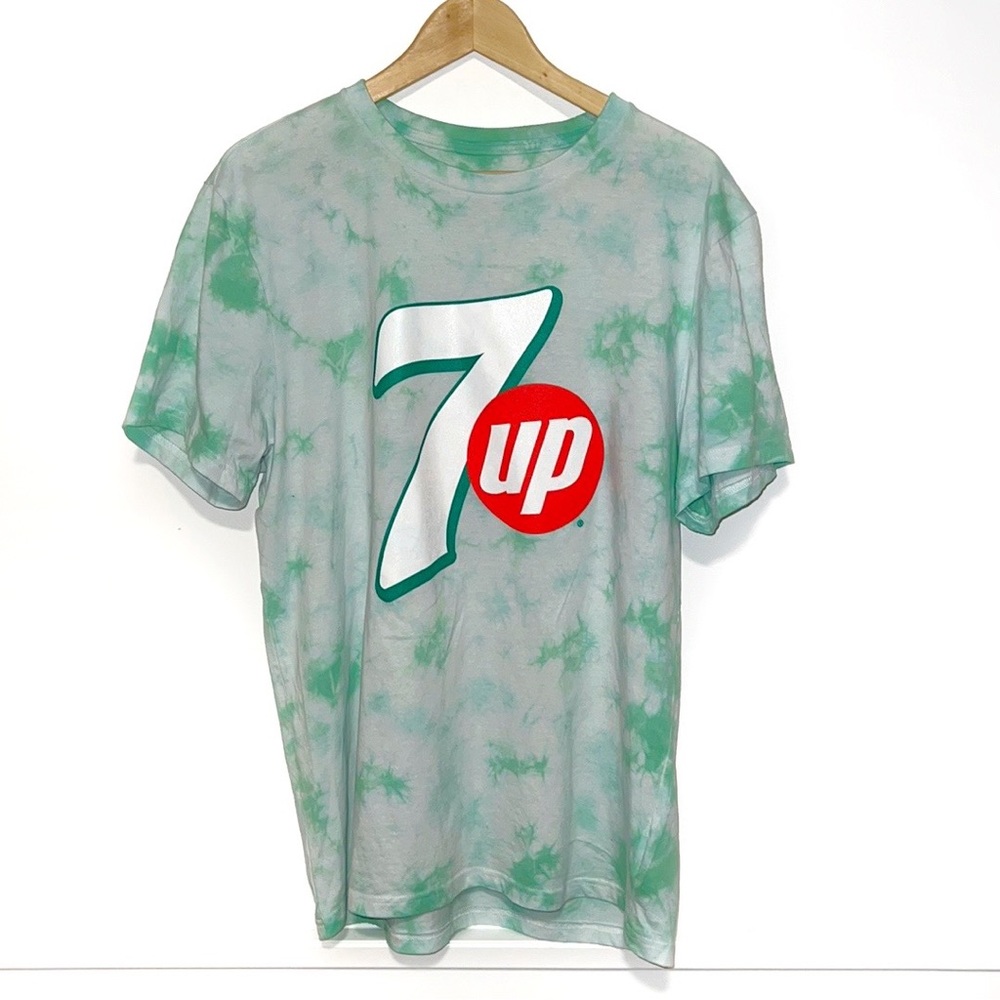 7 UP Novelty Tee Size Large